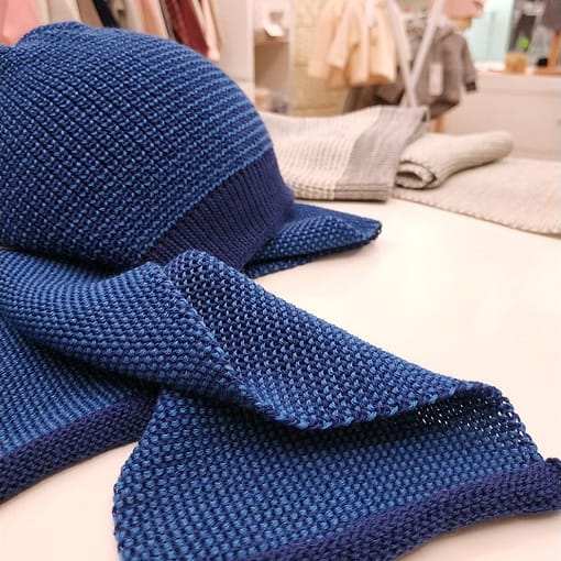 Cappellino lana merino blu brillante