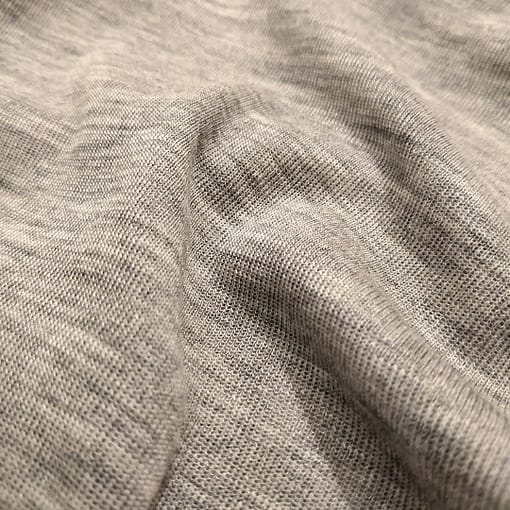 Pigiamino spezzato in lana e seta grigio dettaglio